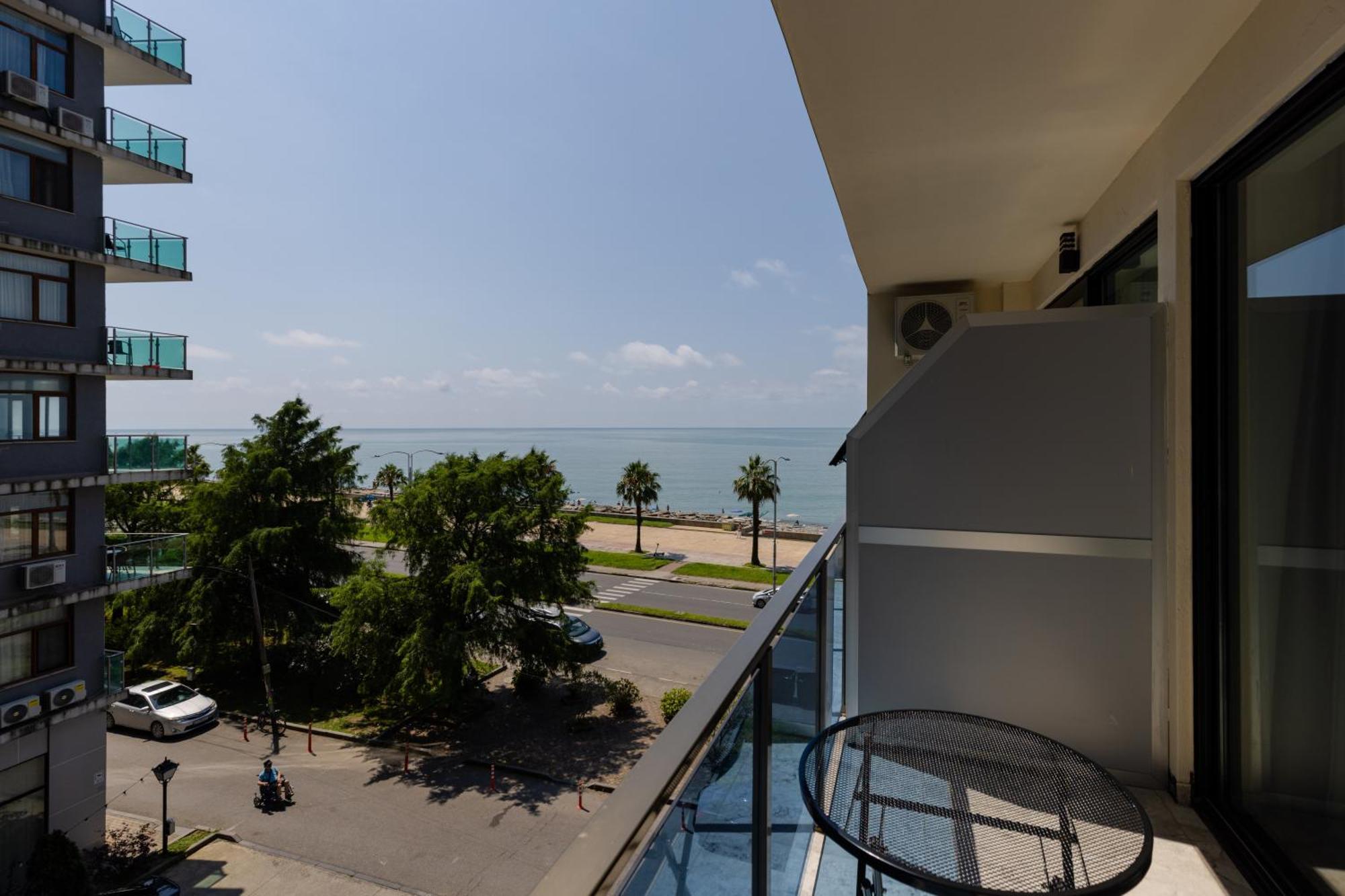 Aqua Batumi Hotel & Apartments Exterior foto